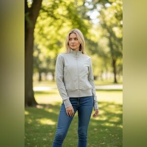 Mondetta Gray Moto Style Zip up-High Neck-2 Front hidden pockets-Size Medium